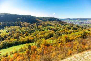Küçük Sonbahar, Jena - Thüringen - Almanya topraklarında yürür.