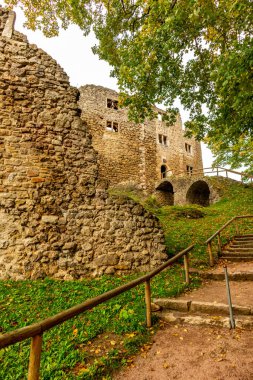 Bad Liebenstein - Thüringen - Almanya yakınlarındaki güzel park manzarasında küçük bir sonbahar yürüyüşü.