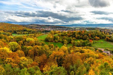 Bad Liebenstein - Thüringen - Almanya yakınlarındaki güzel park manzarasında küçük bir sonbahar yürüyüşü.