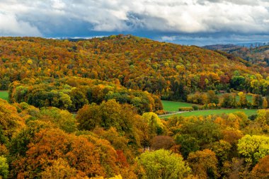 Bad Liebenstein - Thüringen - Almanya yakınlarındaki güzel park manzarasında küçük bir sonbahar yürüyüşü.