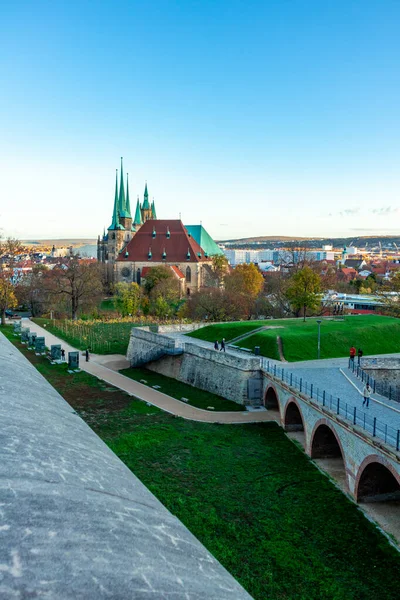 Město Procházka Hlavním Městě Státu Erfurt Slunečného Podzimního Dne Durynsko — Stock fotografie