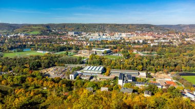 Küçük Sonbahar, Jena - Thüringen - Almanya topraklarında yürür.