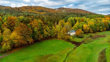 Schmalkalden 'in güzel doğasında Küçük Sonbahar Yürüyüşü - Thüringen - Almanya