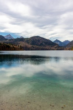 Fssen-Bavyera yakınlarındaki Allgu 'da küçük sonbahar yürüyüşü - Almanya