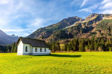 Oberstdorf-Bavyera yakınlarındaki Allgu 'da küçük bir sonbahar yürüyüşü - Almanya