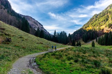 Oberstdorf-Bavyera yakınlarındaki Allgu 'da küçük bir sonbahar yürüyüşü - Almanya