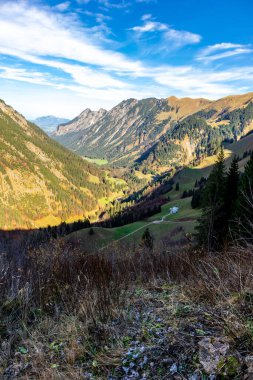 Oberstdorf-Bavyera yakınlarındaki Allgu 'da küçük bir sonbahar yürüyüşü - Almanya