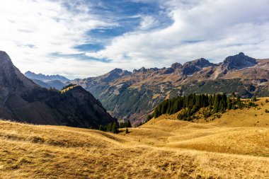 Oberstdorf-Bavyera yakınlarındaki Allgu 'da küçük bir sonbahar yürüyüşü - Almanya
