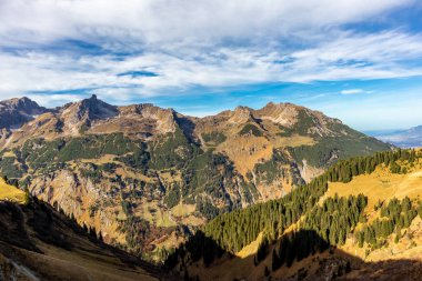 Oberstdorf-Bavyera yakınlarındaki Allgu 'da küçük bir sonbahar yürüyüşü - Almanya