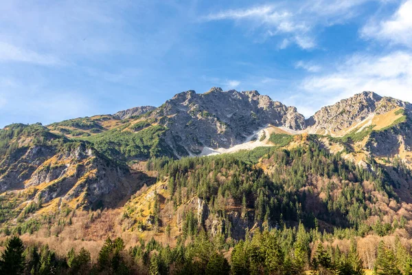 Oberstdorf-Bavyera yakınlarındaki Allgu 'da küçük bir sonbahar yürüyüşü - Almanya