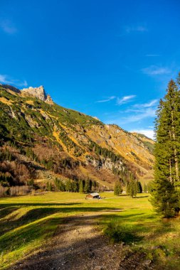 Oberstdorf-Bavyera yakınlarındaki Allgu 'da küçük bir sonbahar yürüyüşü - Almanya