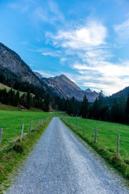 Oberstdorf-Bavyera yakınlarındaki Allgu 'da küçük bir sonbahar yürüyüşü - Almanya
