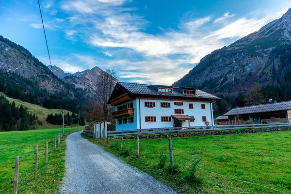 Pequeña Caminata Otoño Través Del Hermoso Paisaje Allgu Cerca Oberstdorf — Foto de Stock