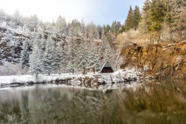 Floh-Seligenthal yakınlarındaki Rennsteig 'de ilk kısa kış yürüyüşü - Thüringen - Almanya