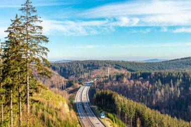 Oberhof, Thüringen, Almanya yakınlarındaki Thüringen Ormanı 'nda sonbahar keşfi turu