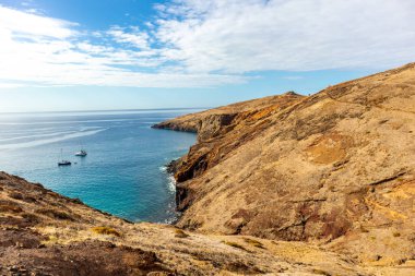 Çiçek adasındaki yolda Madeira ve çok yönlü manzarası - Madeira - Portekiz 