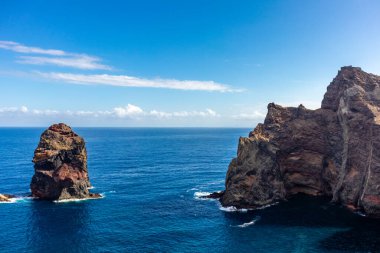 Çiçek adasındaki yolda Madeira ve çok yönlü manzarası - Madeira - Portekiz 