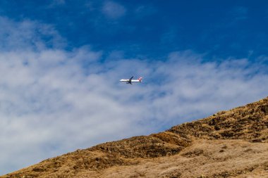 Çiçek adasındaki yolda Madeira ve çok yönlü manzarası - Madeira - Portekiz 