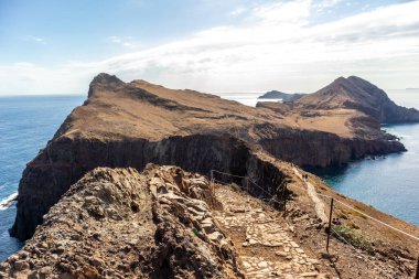 Çiçek adasındaki yolda Madeira ve çok yönlü manzarası - Madeira - Portekiz 