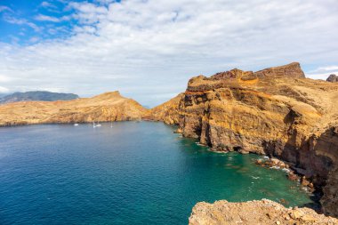 Çiçek adasındaki yolda Madeira ve çok yönlü manzarası - Madeira - Portekiz 