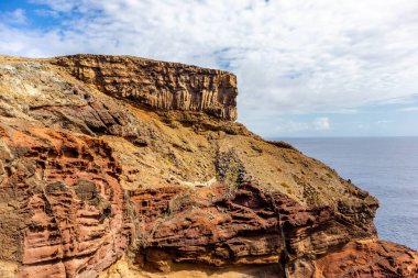 Çiçek adasındaki yolda Madeira ve çok yönlü manzarası - Madeira - Portekiz 