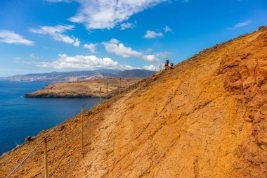 Çiçek adasındaki yolda Madeira ve çok yönlü manzarası - Madeira - Portekiz 