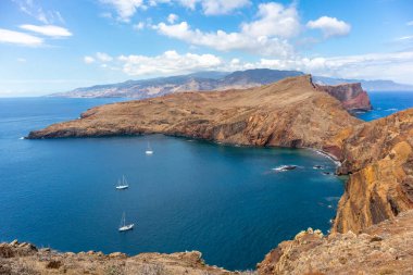 Çiçek adasındaki yolda Madeira ve çok yönlü manzarası - Madeira - Portekiz 