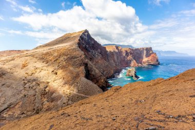 Çiçek adasındaki yolda Madeira ve çok yönlü manzarası - Madeira - Portekiz 