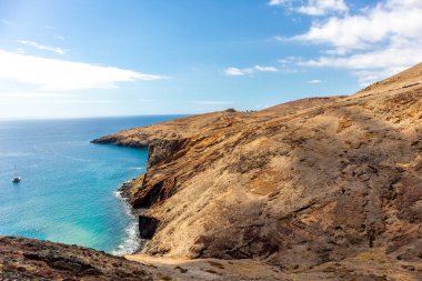 Çiçek adasındaki yolda Madeira ve çok yönlü manzarası - Madeira - Portekiz 