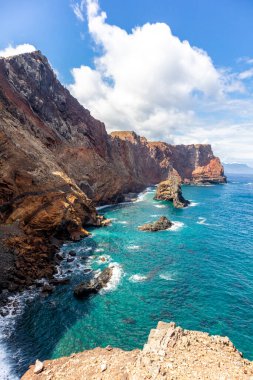 Çiçek adasındaki yolda Madeira ve çok yönlü manzarası - Madeira - Portekiz 
