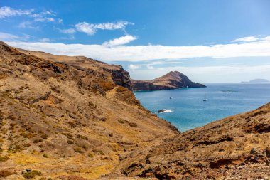 Çiçek adasındaki yolda Madeira ve çok yönlü manzarası - Madeira - Portekiz 