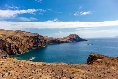 Çiçek adasındaki yolda Madeira ve çok yönlü manzarası - Madeira - Portekiz 