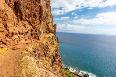 Madeira 'nın batı kıyısında Atlantik Okyanusu' nun muhteşem manzarası Madeira - Portekiz 