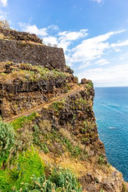 Madeira 'nın batı kıyısında Atlantik Okyanusu' nun muhteşem manzarası Madeira - Portekiz 