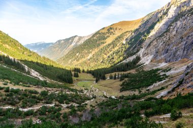 Oberstdorf-Bavyera yakınlarındaki Allgu 'da küçük bir sonbahar yürüyüşü - Almanya