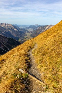 Oberstdorf-Bavyera yakınlarındaki Allgu 'da küçük bir sonbahar yürüyüşü - Almanya