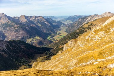 Oberstdorf-Bavyera yakınlarındaki Allgu 'da küçük bir sonbahar yürüyüşü - Almanya