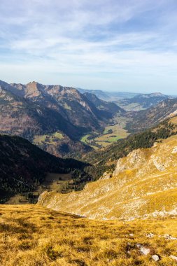 Oberstdorf-Bavyera yakınlarındaki Allgu 'da küçük bir sonbahar yürüyüşü - Almanya