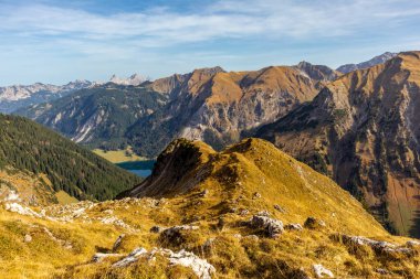 Oberstdorf-Bavyera yakınlarındaki Allgu 'da küçük bir sonbahar yürüyüşü - Almanya