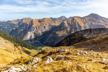 Oberstdorf-Bavyera yakınlarındaki Allgu 'da küçük bir sonbahar yürüyüşü - Almanya