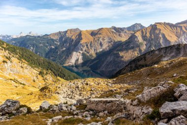 Oberstdorf-Bavyera yakınlarındaki Allgu 'da küçük bir sonbahar yürüyüşü - Almanya
