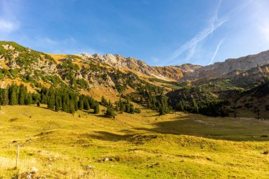 Oberstdorf-Bavyera yakınlarındaki Allgu 'da küçük bir sonbahar yürüyüşü - Almanya