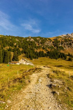 Oberstdorf-Bavyera yakınlarındaki Allgu 'da küçük bir sonbahar yürüyüşü - Almanya