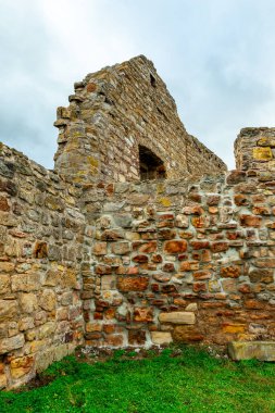 Thüringen Havzası 'ndaki güzel Drei Gleichen' in etrafında kısa bir yürüyüş - Drei Gleichen - Almanya