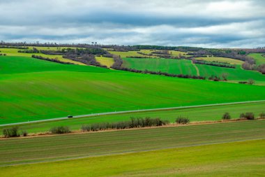 Thüringen Havzası 'ndaki güzel Drei Gleichen' in etrafında kısa bir yürüyüş - Drei Gleichen - Almanya