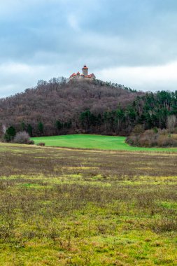 Thüringen Havzası 'ndaki güzel Drei Gleichen' in etrafında kısa bir yürüyüş - Drei Gleichen - Almanya