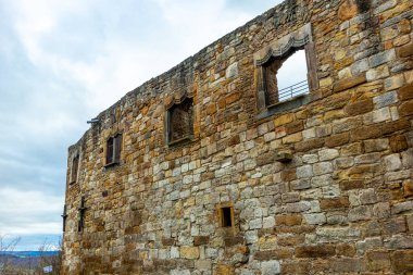 Thüringen Havzası 'ndaki güzel Drei Gleichen' in etrafında kısa bir yürüyüş - Drei Gleichen - Almanya