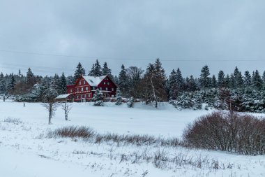 Thüringen Ormanı 'nın tepelerindeki güzel kış manzarası Floh-Seligenthal - Thüringen - Almanya