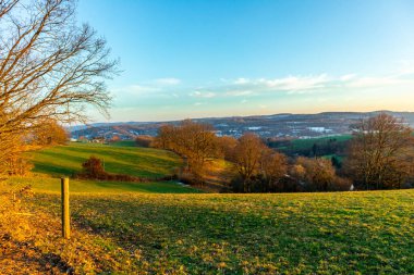 Schmalkalden 'in güzel, yarı keresteli kasabasında bir gün, her yönüyle, Thüringen.