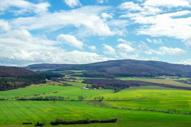 Bernshausen & Urnshausen - Thüringen arasındaki güzel Vorderrhn 'de bahar yürüyüşü